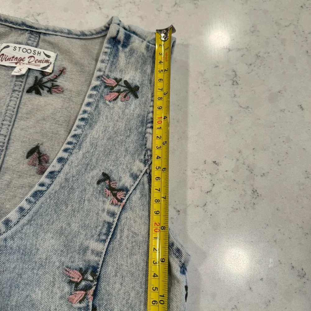 Stoosh Vintage Denim by 26 International Embroidered Floral Vest Pink Flowers - Picture 10 of 10
